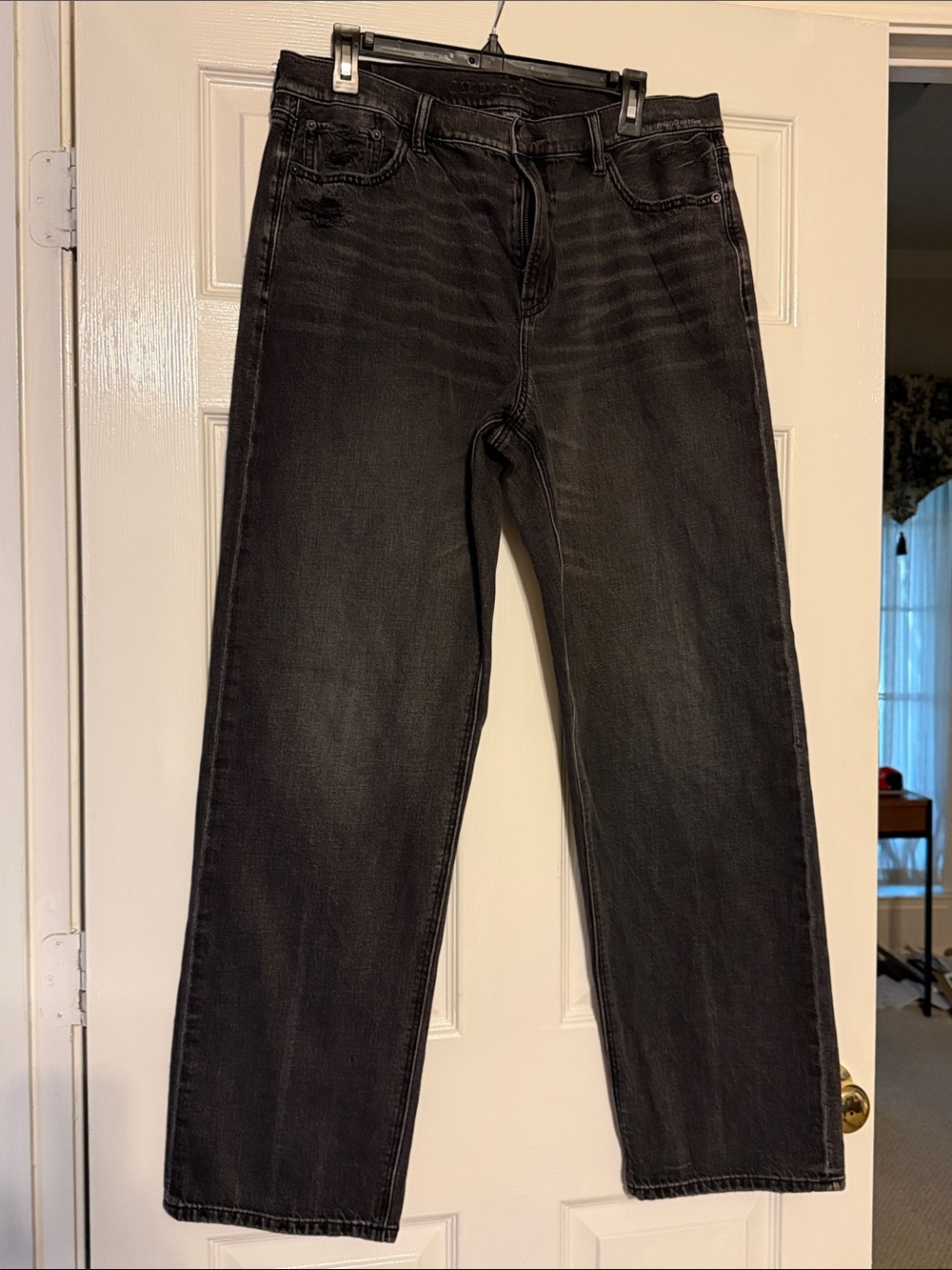 American Eagle Outfitters Black Straight-Leg Women’s Jeans